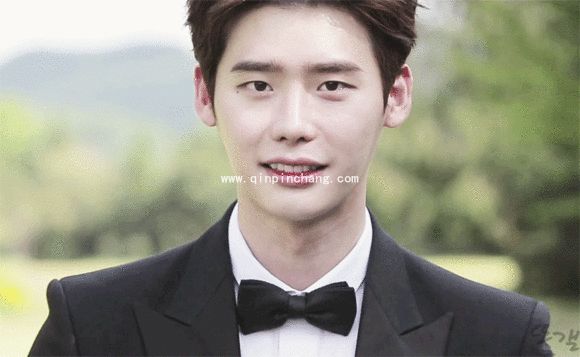 好可爱！李钟硕卖萌gif动态表情包