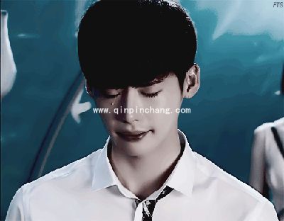 好可爱！李钟硕卖萌gif动态表情包