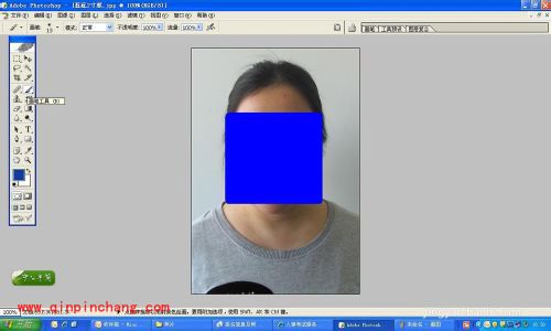 用PS如何将照片背景换成蓝色