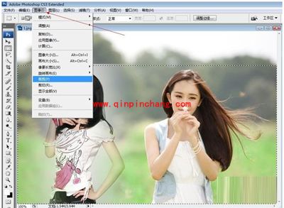 ps怎么把两张图片合成一张？
