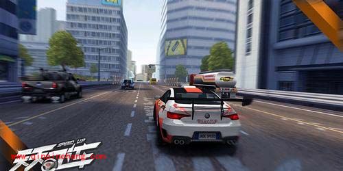 天天飞车:玩家如何拿到本周的金皇冠