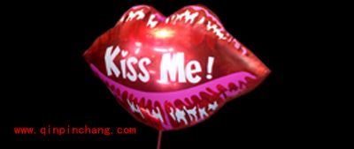 《全民枪战》情人节主题武器与饰品介绍