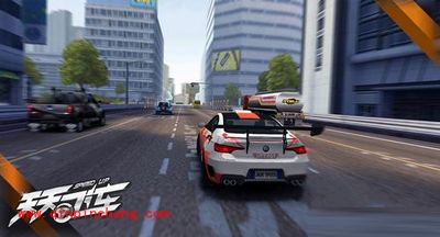 天天飞车中巧夺金皇冠的秘技