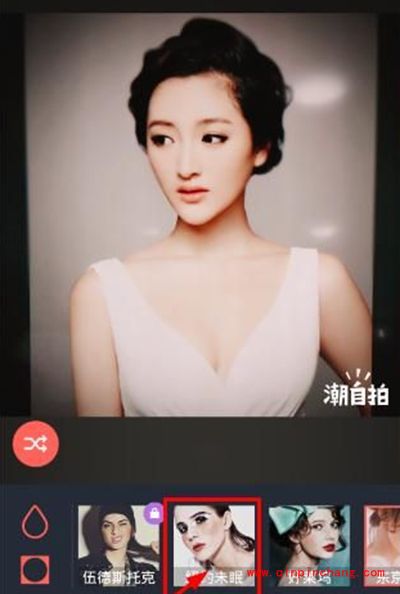 拍照软件潮自拍设置城市背景方法