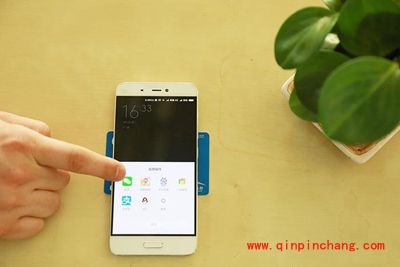 （图）使用小米5NFC技术充值公交卡的方法