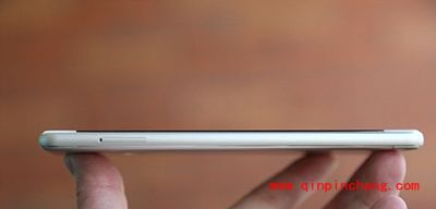 努比亚Z11手机怎么装卡?nubia Z11安装sim卡教程