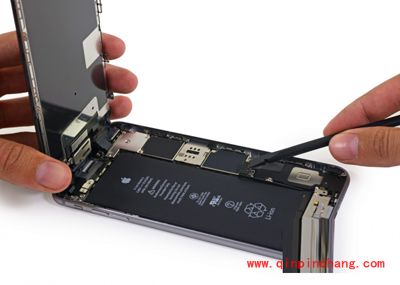 iPhone 6s Plus拆解过程图解：设计工整、线路清晰
