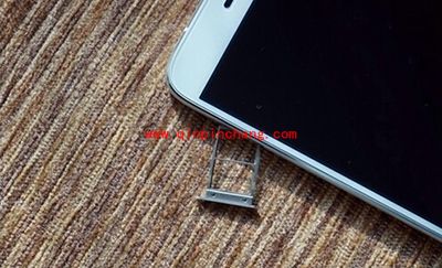 ZUK Z1手机安装SIM卡方法