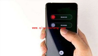 努比亚Z11 mini后盖打开图文步骤