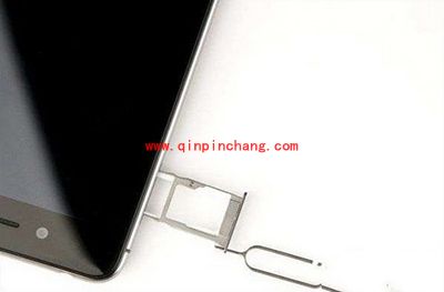 努比亚Z11 mini后盖打开图文步骤